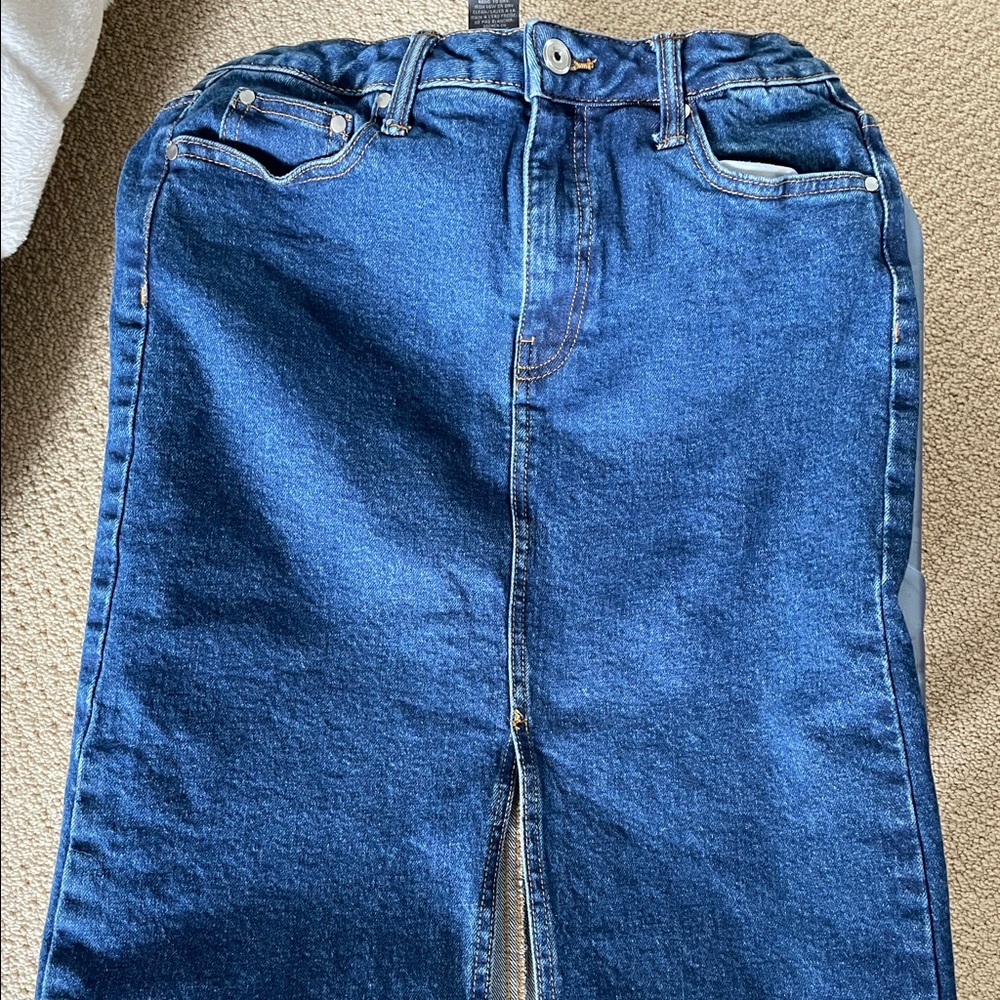 Suzy Shier denim midi strait skirt with front slit